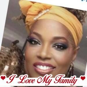 Meet your Posher, Roxanna